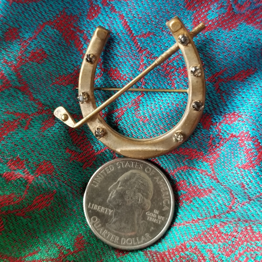 Relisted - Antique horseshoe brooch dark bronze gold ton Victorian Edwardian pin - Picture 2 of 10
